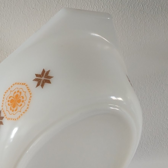 Vintage Pyrex Town & Country Casserole Dish - Picture 6 of 11